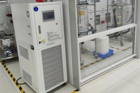 高低溫循環(huán)器選購(gòu)時(shí)需注意流量、功率和揚(yáng)程參數(shù)